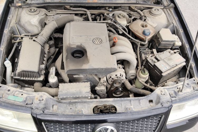 Used Volkswagen Santana Vista 2008 1.8L Manual Sishang Model Engine Bay