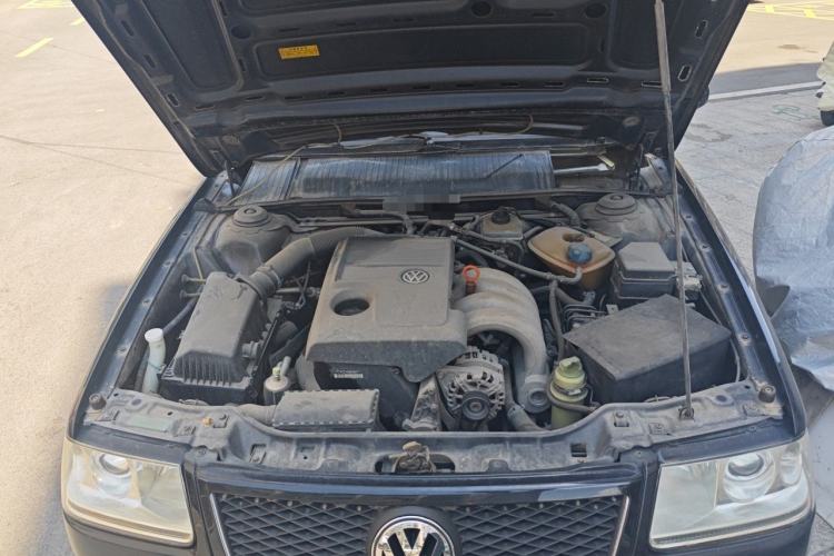 Used Volkswagen Santana Vista 2008 1.8L Manual Comfort Edition Engine Bay