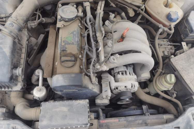 Used Volkswagen Santana Vista 2008 1.8L Manual Sishang Model Engine Bay