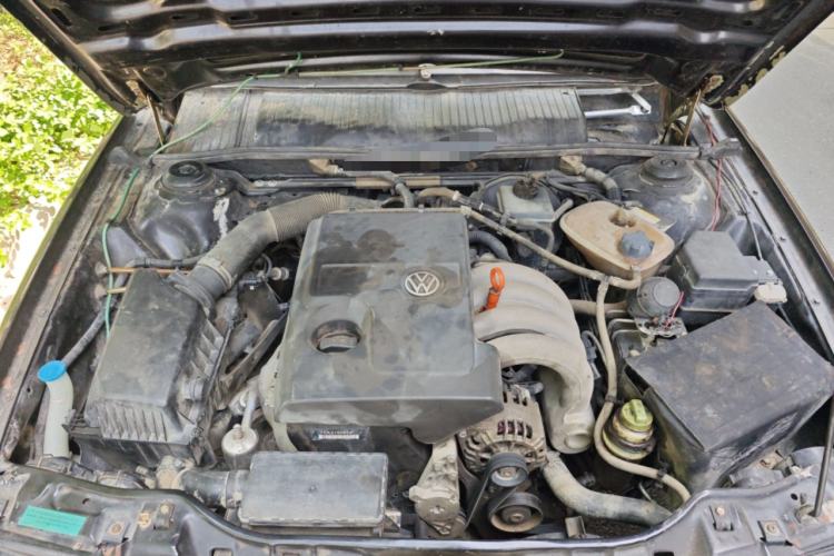 Used Volkswagen Santana Vista 2008 1.8L Manual Comfort Edition Engine Bay
