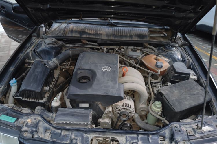 Used Volkswagen Santana Vista 2008 1.8L Manual Comfort Edition Engine Bay