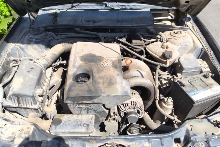 Used Volkswagen Santana Vista 2008 1.8L Manual Comfort Edition Engine Bay