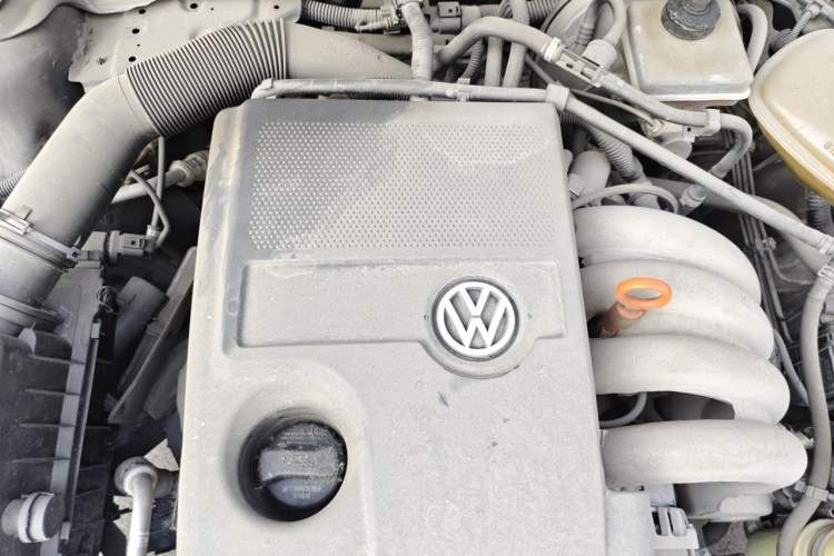 Used Volkswagen Santana Vista 2008 1.8L Manual Comfort Edition Engine Bay