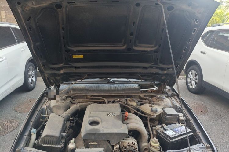 Used Volkswagen Santana Vista 2008 1.8L Manual Comfort Edition Engine Bay