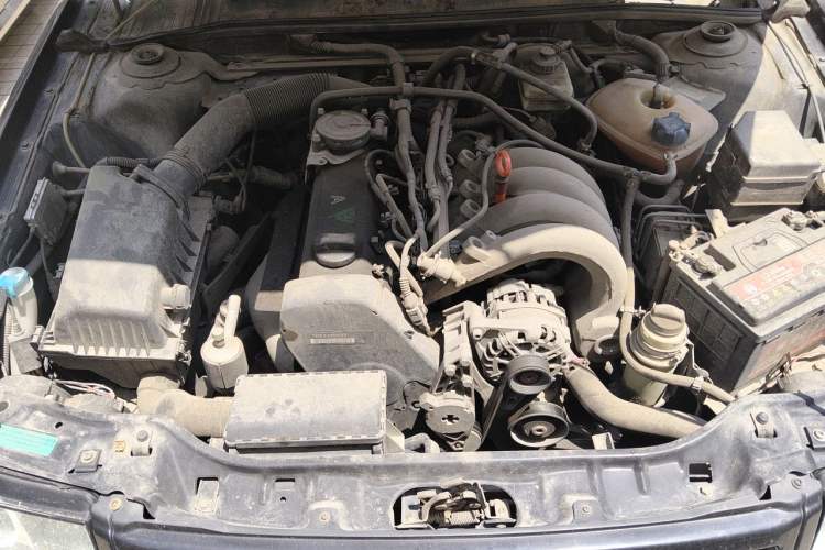 Used Volkswagen Santana Vista 2008 1.8L Manual Sishang Model Engine Bay