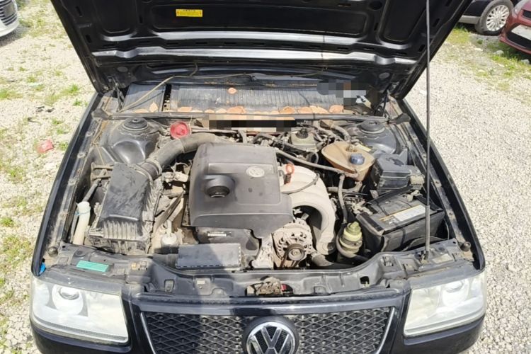 Used Volkswagen Santana Vista 2008 1.8L Manual Sishang Model Engine Bay