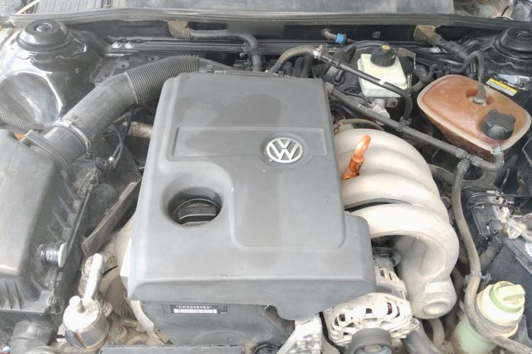 Used Volkswagen Santana Vista 2008 1.8L Manual Comfort Edition Engine Bay