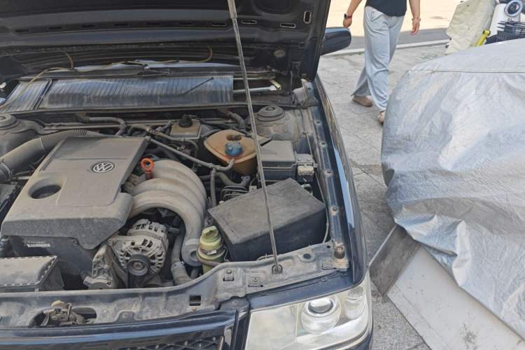 Used Volkswagen Santana Vista 2008 1.8L Manual Comfort Edition Engine Bay Left