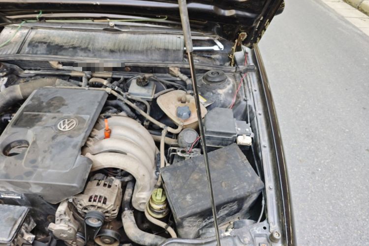 Used Volkswagen Santana Vista 2008 1.8L Manual Comfort Edition Engine Bay Left