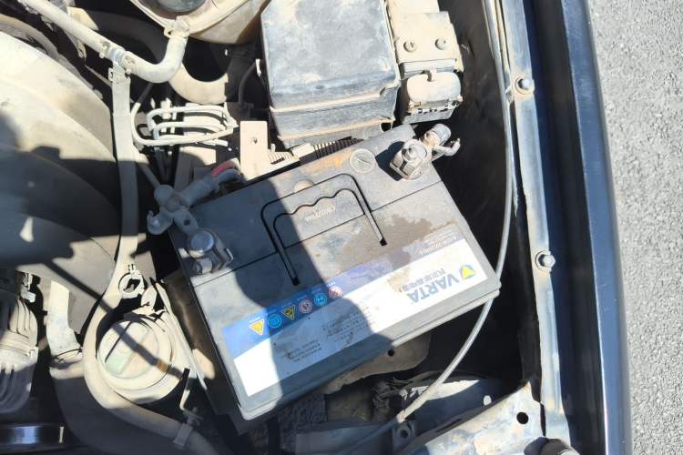 Used Volkswagen Santana Vista 2008 1.8L Manual Comfort Edition Engine Bay Left