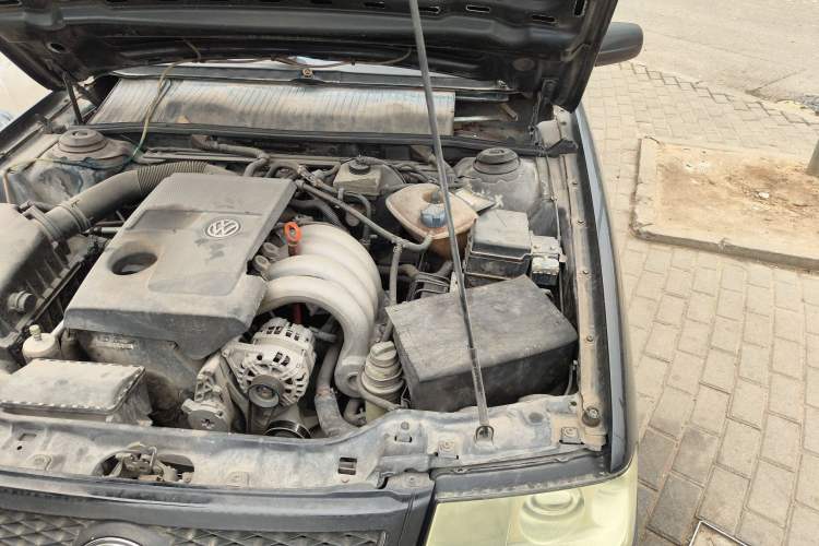 Used Volkswagen Santana Vista 2008 1.8L Manual Comfort Edition Engine Bay Left