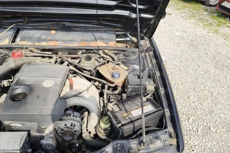 Used Volkswagen Santana Vista 2008 1.8L Manual Sishang Model Engine Bay Left