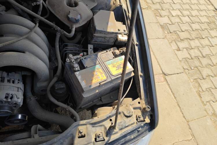 Used Volkswagen Santana Vista 2008 1.8L Manual Sishang Model Engine Bay Left
