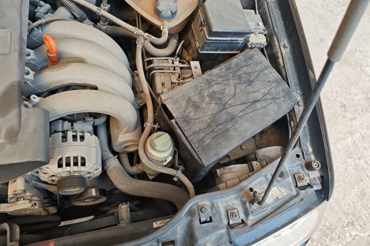 Used Volkswagen Santana Vista 2008 1.8L Manual Comfort Edition Engine Bay Left