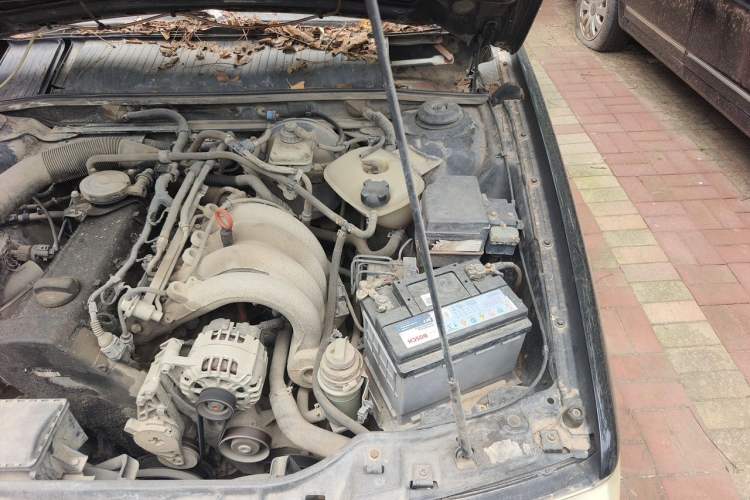 Used Volkswagen Santana Vista 2008 1.8L Manual Sishang Model Engine Bay Left