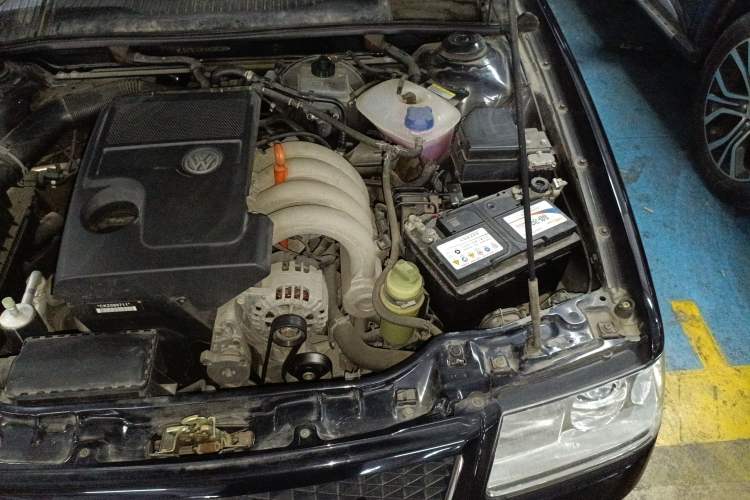 Used Volkswagen Santana Vista 2008 1.8L Manual Comfort Edition Engine Bay Left