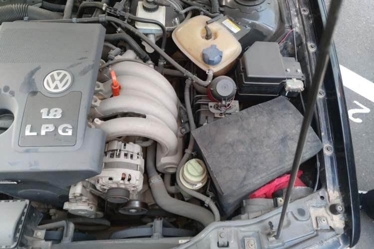 Used Volkswagen Santana Vista 2008 1.8L Manual Comfort Edition Engine Bay Left