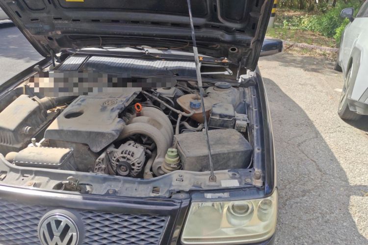 Used Volkswagen Santana Vista 2008 1.8L Manual Sishang Model Engine Bay Left