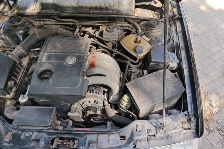 Used Volkswagen Santana Vista 2008 1.8L Manual Comfort Edition Engine Bay Left