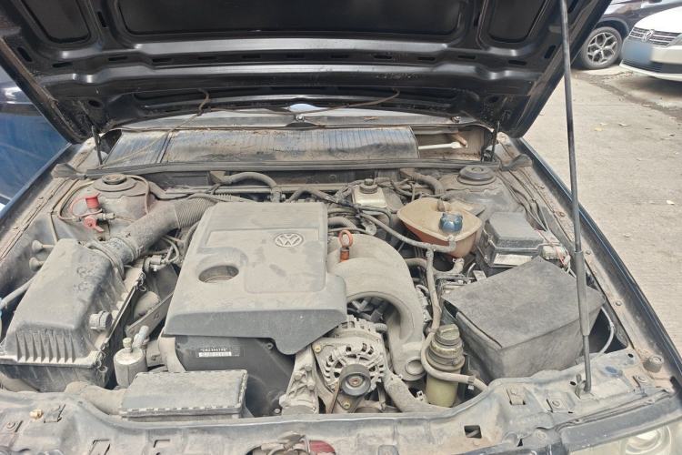 Used Volkswagen Santana Vista 2008 1.8L Manual Comfort Edition Engine Bay Left