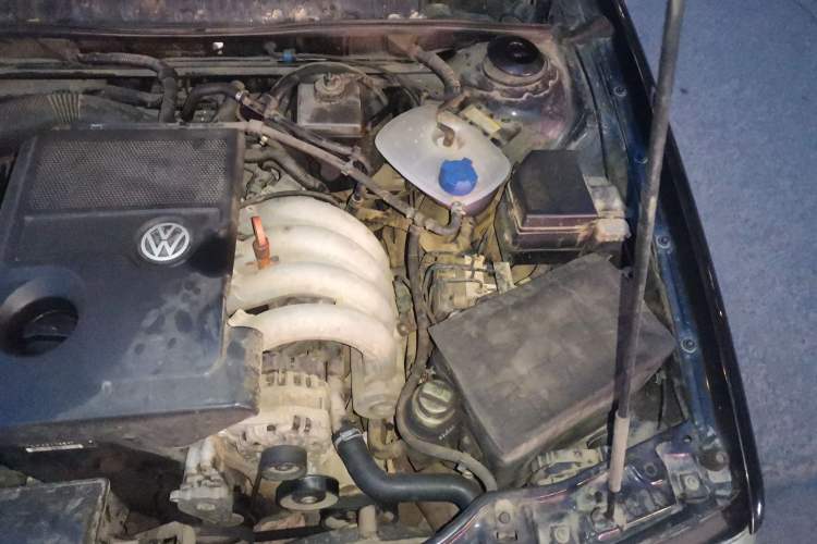 Used Volkswagen Santana Vista 2008 1.8L Manual Sishang Model Engine Bay Left