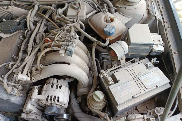Used Volkswagen Santana Vista 2008 1.8L Manual Comfort Edition Engine Bay Left