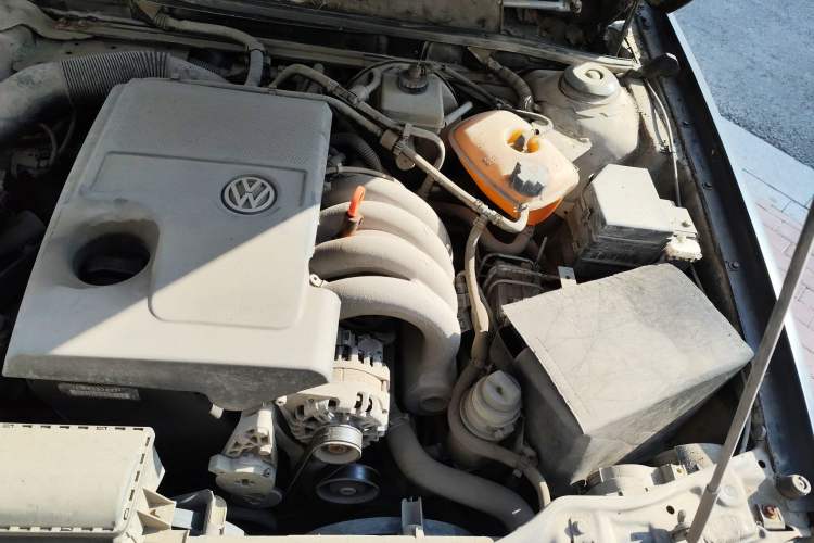 Used Volkswagen Santana Vista 2008 1.8L Manual Comfort Edition Engine Bay Left