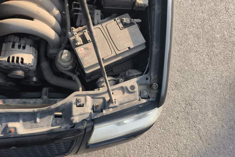 Used Volkswagen Santana Vista 2008 1.8L Manual Sishang Model Engine Bay Left