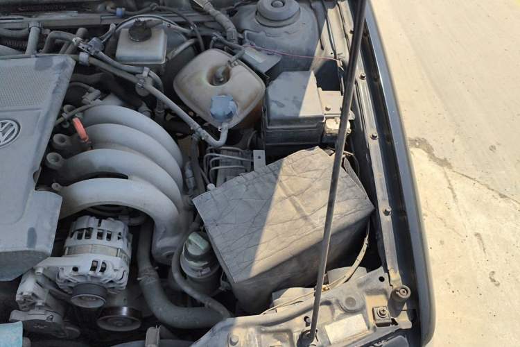 Used Volkswagen Santana Vista 2008 1.8L Manual Sishang Model Engine Bay Left