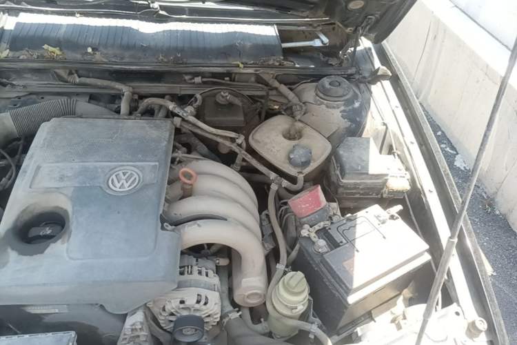 Used Volkswagen Santana Vista 2008 1.8L Manual Sishang Model Engine Bay Left