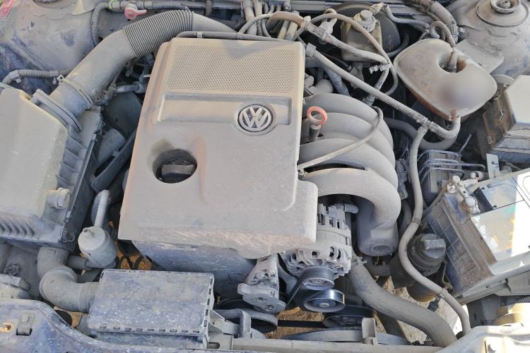 Used Volkswagen Santana Vista 2008 1.8L Manual Sishang Model Engine Bay