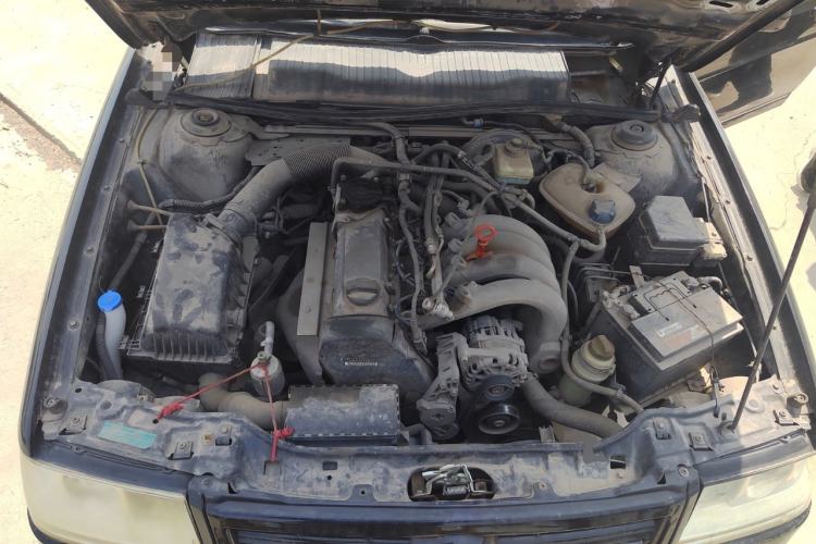 Used Volkswagen Santana Vista 2008 1.8L Manual Sishang Model Engine Bay