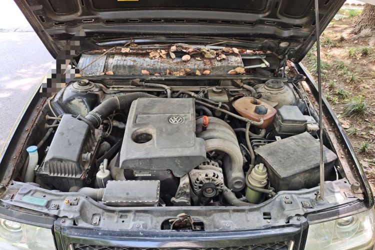 Used Volkswagen Santana Vista 2008 1.8L Manual Comfort Edition Engine Bay