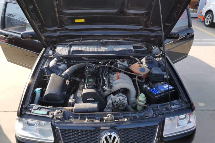 Used Volkswagen Santana Vista 2008 1.8L Manual Comfort Edition Engine Bay