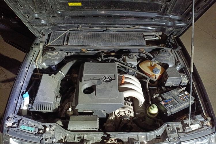 Used Volkswagen Santana Vista 2008 1.8L Manual Comfort Edition Engine Bay