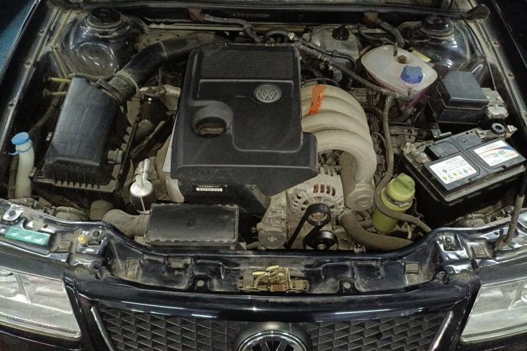 Used Volkswagen Santana Vista 2008 1.8L Manual Comfort Edition Engine Bay