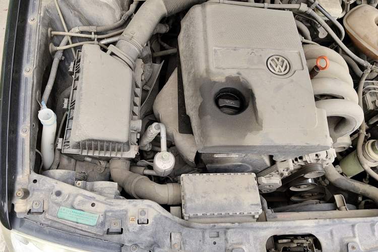 Used Volkswagen Santana Vista 2008 1.8L Manual Sishang Model Engine Bay Right