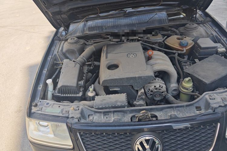 Used Volkswagen Santana Vista 2008 1.8L Manual Comfort Edition Engine Bay Right