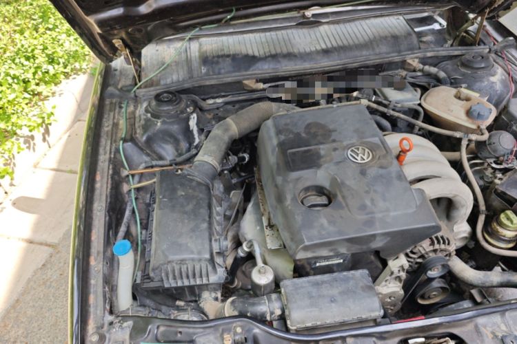 Used Volkswagen Santana Vista 2008 1.8L Manual Comfort Edition Engine Bay Right