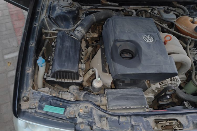 Used Volkswagen Santana Vista 2008 1.8L Manual Comfort Edition Engine Bay Right