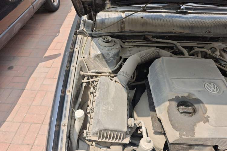 Used Volkswagen Santana Vista 2008 1.8L Manual Comfort Edition Engine Bay Right
