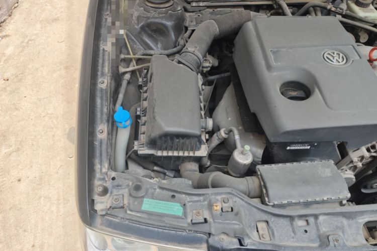 Used Volkswagen Santana Vista 2008 1.8L Manual Comfort Edition Engine Bay Right