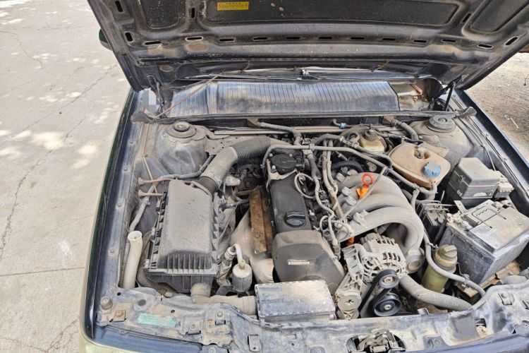 Used Volkswagen Santana Vista 2008 1.8L Manual Sishang Model Engine Bay Right