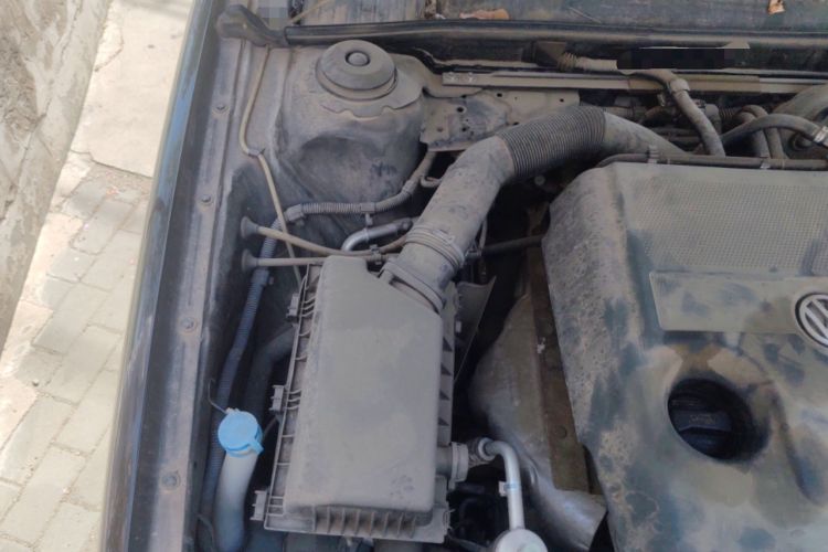 Used Volkswagen Santana Vista 2008 1.8L Manual Comfort Edition Engine Bay Right