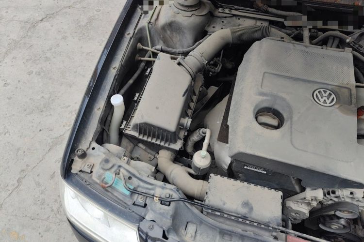 Used Volkswagen Santana Vista 2008 1.8L Manual Sishang Model Engine Bay Right