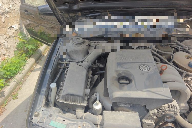 Used Volkswagen Santana Vista 2008 1.8L Manual Comfort Edition Engine Bay Right