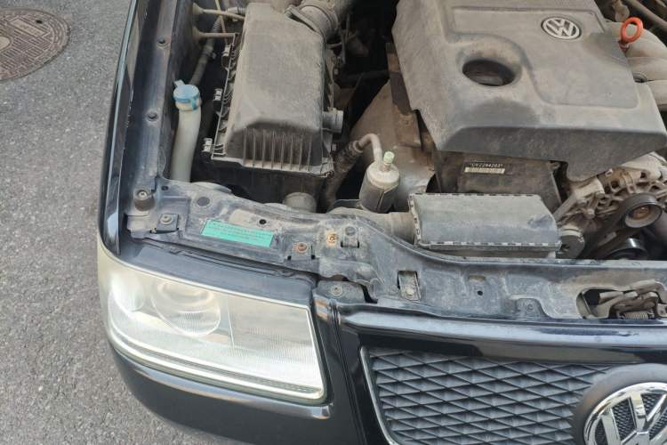 Used Volkswagen Santana Vista 2008 1.8L Manual Comfort Edition Engine Bay Right