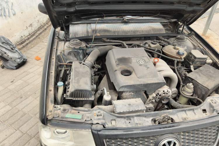Used Volkswagen Santana Vista 2008 1.8L Manual Comfort Edition Engine Bay Right