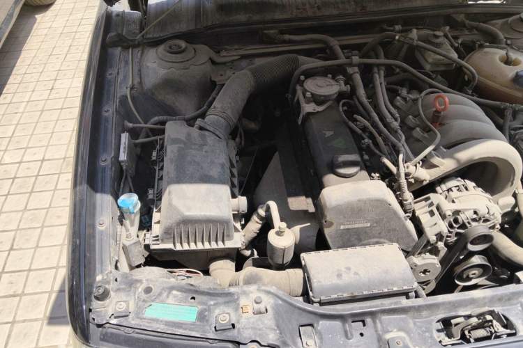 Used Volkswagen Santana Vista 2008 1.8L Manual Sishang Model Engine Bay Right