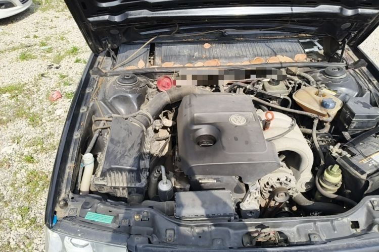 Used Volkswagen Santana Vista 2008 1.8L Manual Sishang Model Engine Bay Right
